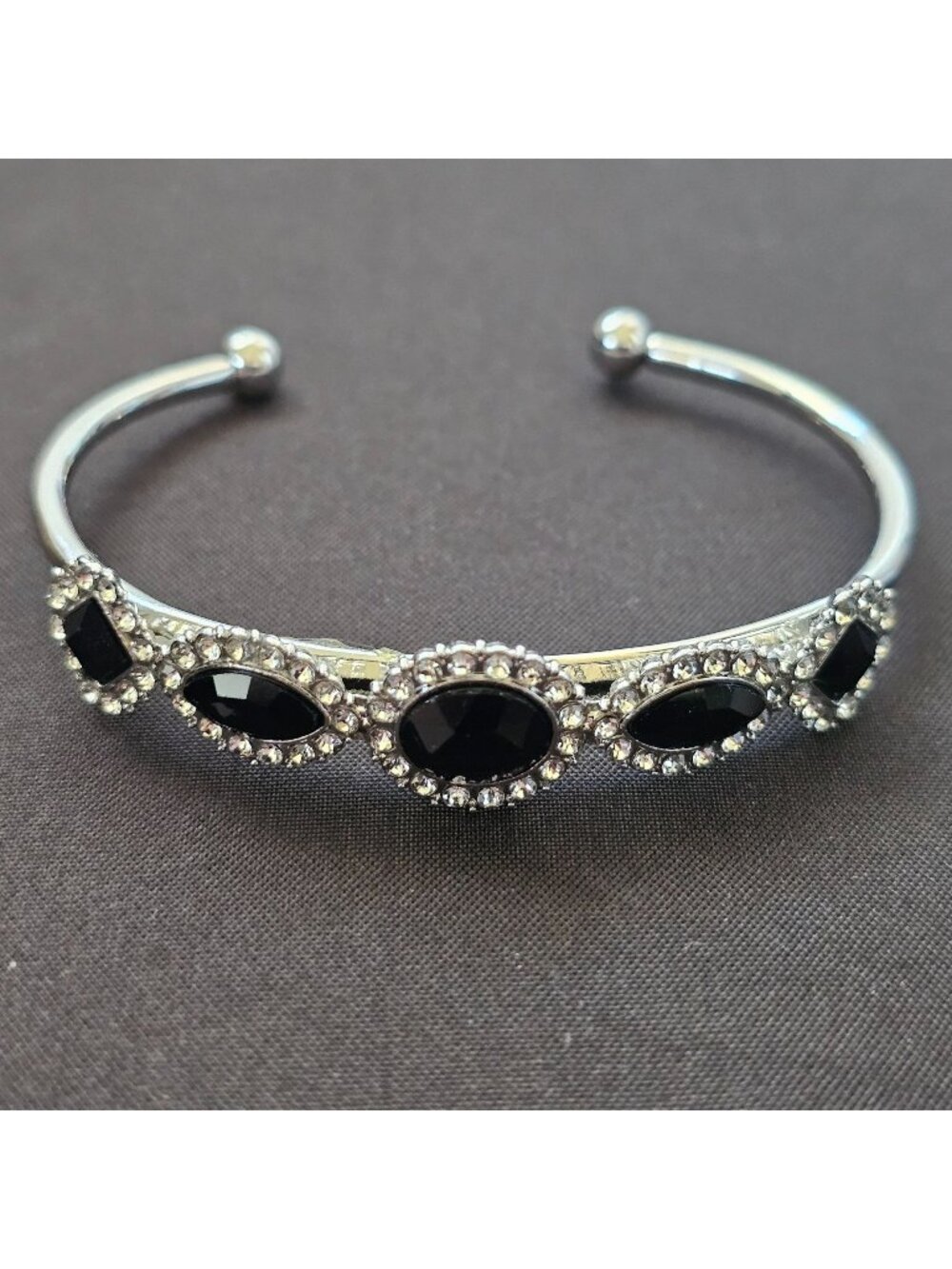Silver Cuff Bracelet With Black Gemstones & Rhinestone Accents Elegant Open Bang